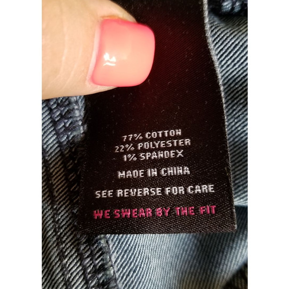 Torrid Women's Straight Leg Slight Distressed Animal Print Jean's 26 - Picture 4 of 4